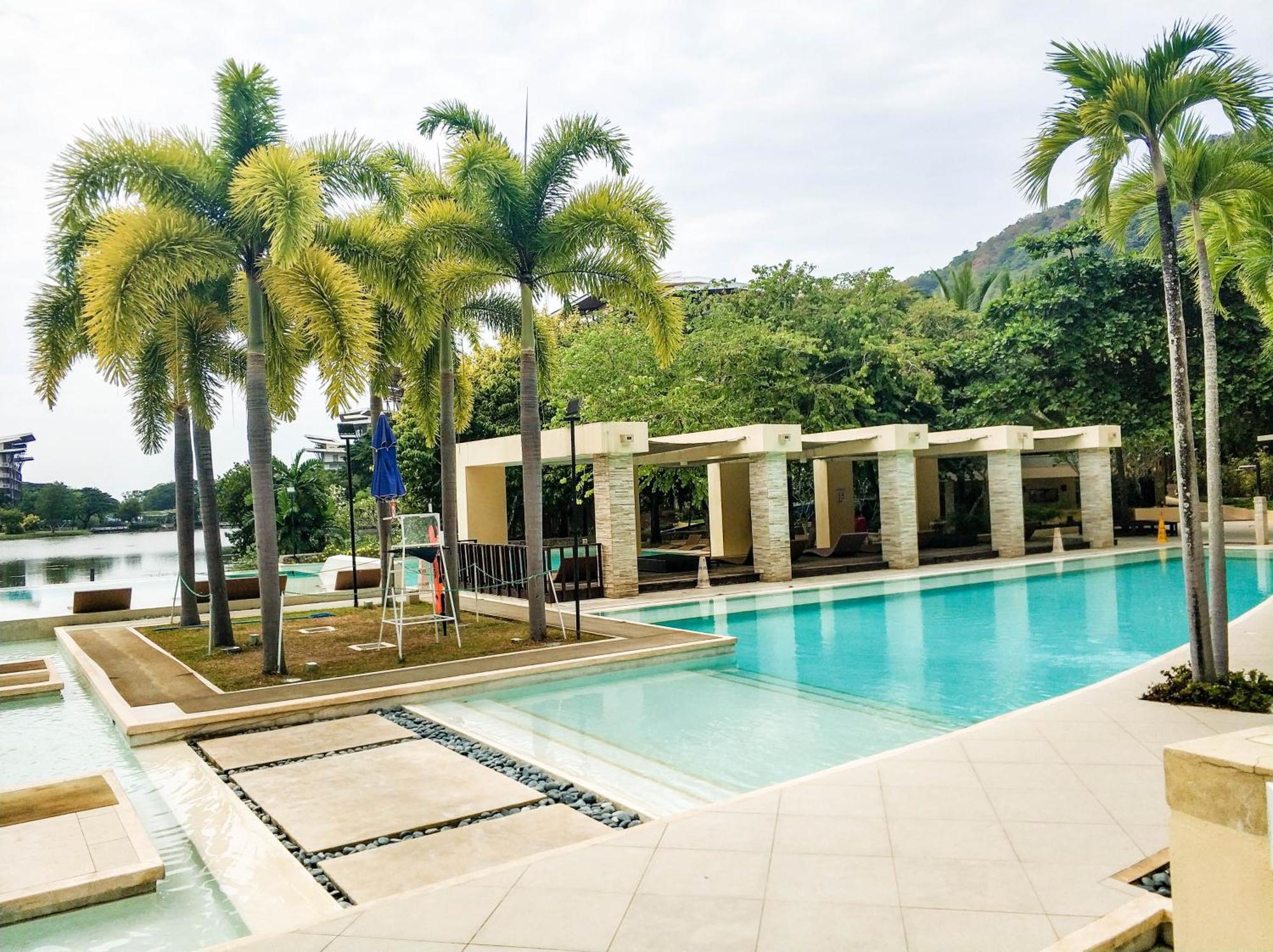 Beach Getaway At Pico De Loro Hamilo Coast Nasugbu Batangas エクステリア 写真